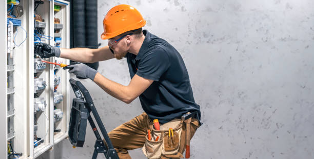 Best Licensed Electrician  in Sturgeon Bay, WI